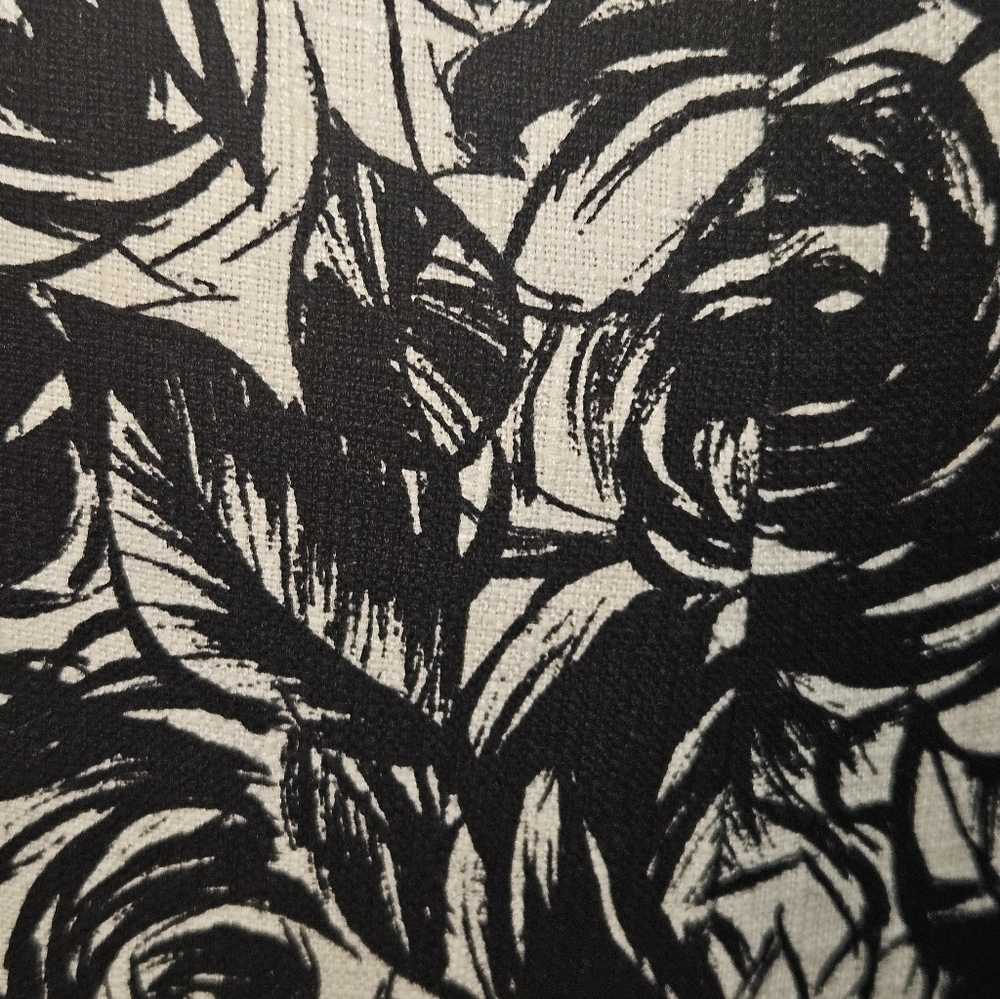 Ruth Womans Black and White Floral A-Line Skirt Size 2 - Picture 4 of 8